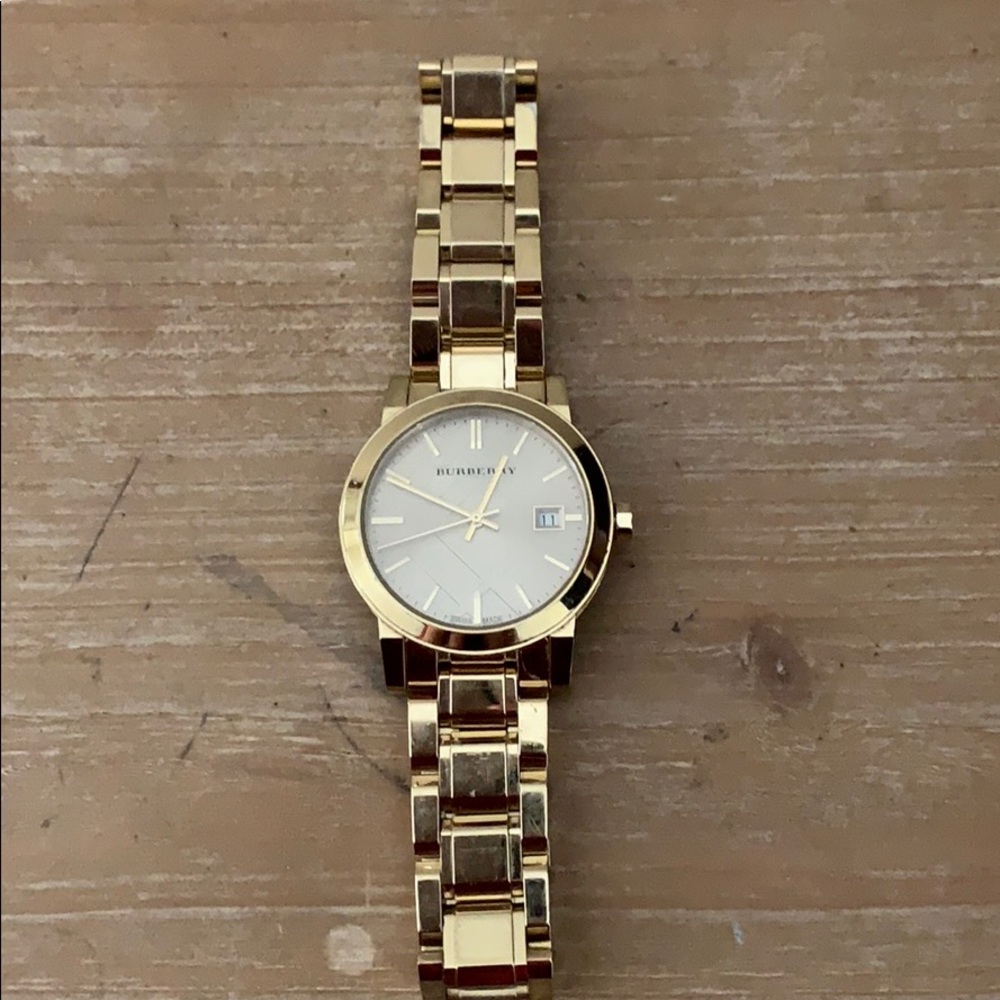 Stunning Burberry gold watch